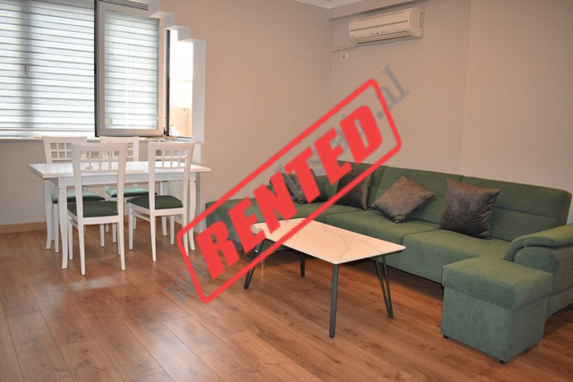 Apartament 2+1 te rruga Grigor Gjirokastriti ne Tirane.
Ndodhet ne katin e tete te nje pallati te r